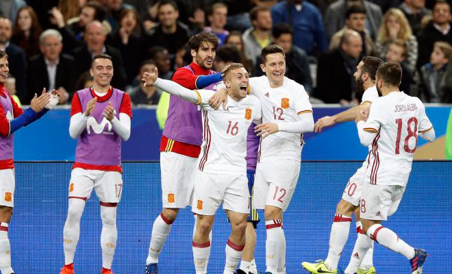España venció 2-0 a Francia en un gran partido disputado en París